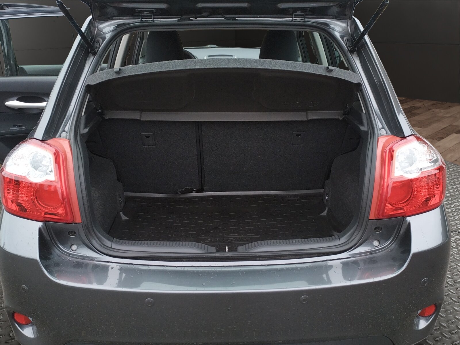 TOYOTA Auris 1.6 VMa Easy, Benzin, Occasion / Gebraucht, Handschaltung - 6
