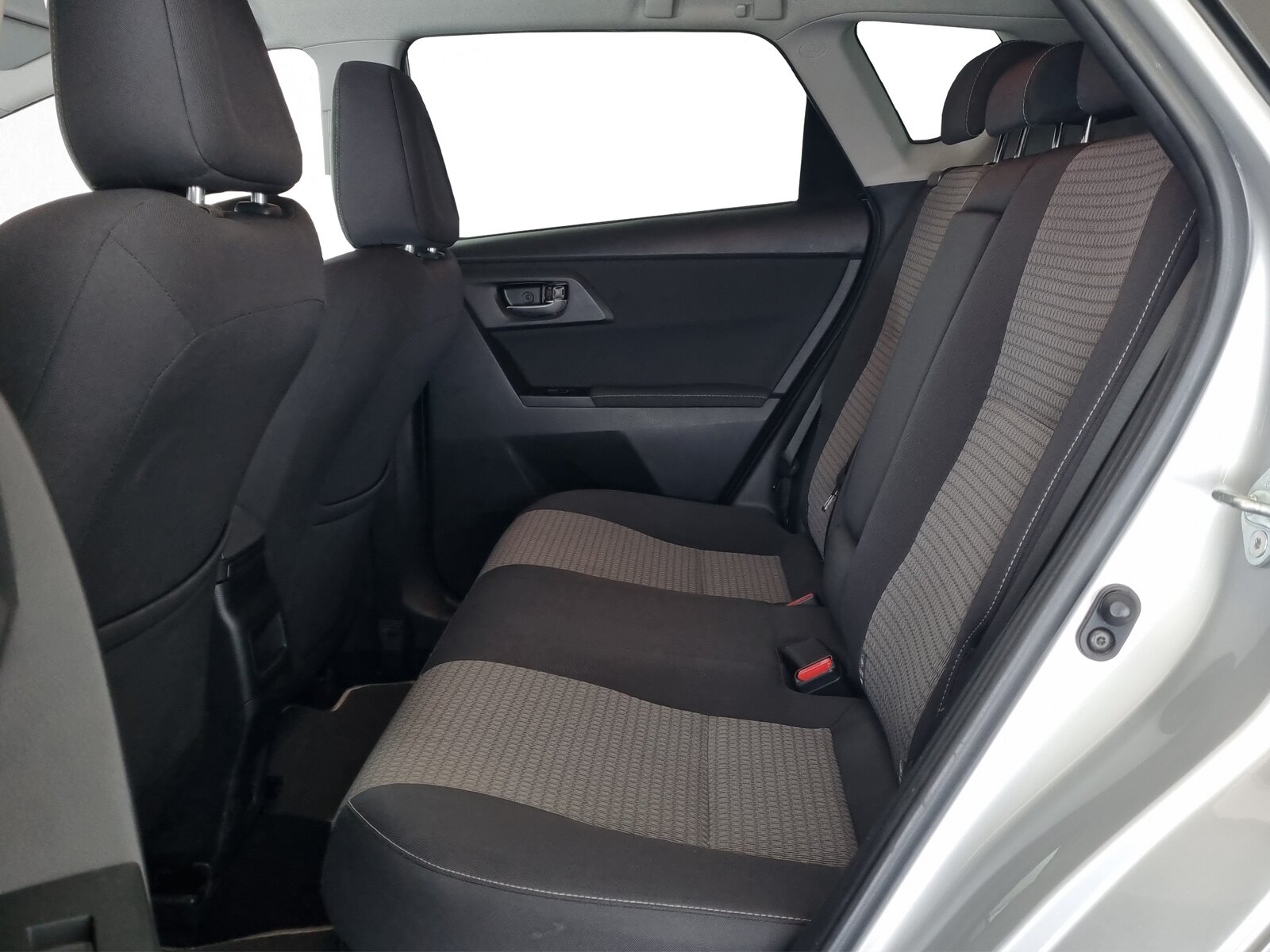 TOYOTA Auris 1.8 HSD Trend, Voll-Hybrid Benzin/Elektro, Occasion / Gebraucht, Automatik - 7