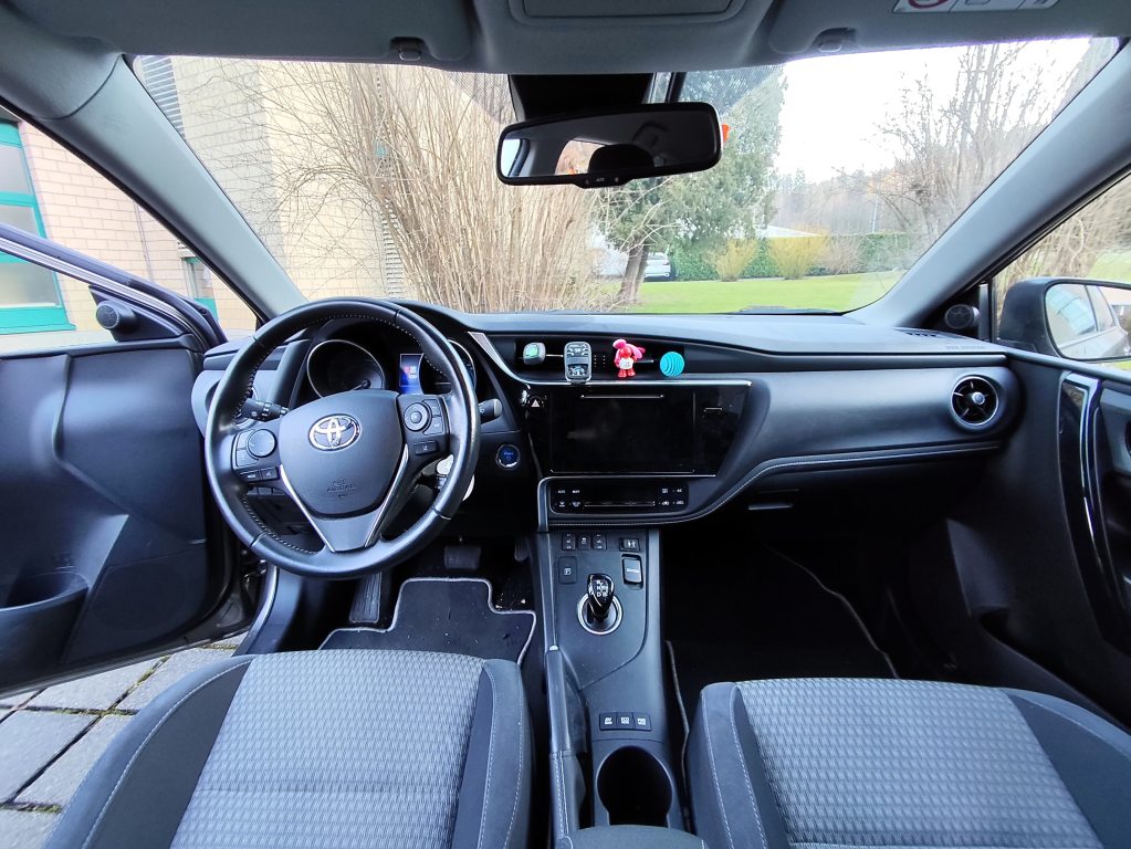 TOYOTA AURIS 1.8 HSD Trend, Full-Hybrid Petrol/Electric, Second hand / Used, Automatic - 5