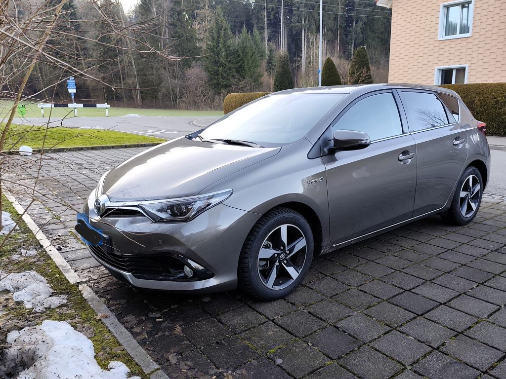 TOYOTA AURIS 1.8 HSD Trend, Full-Hybrid Petrol/Electric, Second hand / Used, Automatic - 6