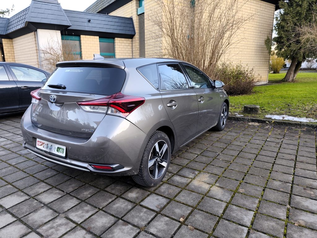 TOYOTA AURIS 1.8 HSD Trend, Full-Hybrid Petrol/Electric, Second hand / Used, Automatic - 4