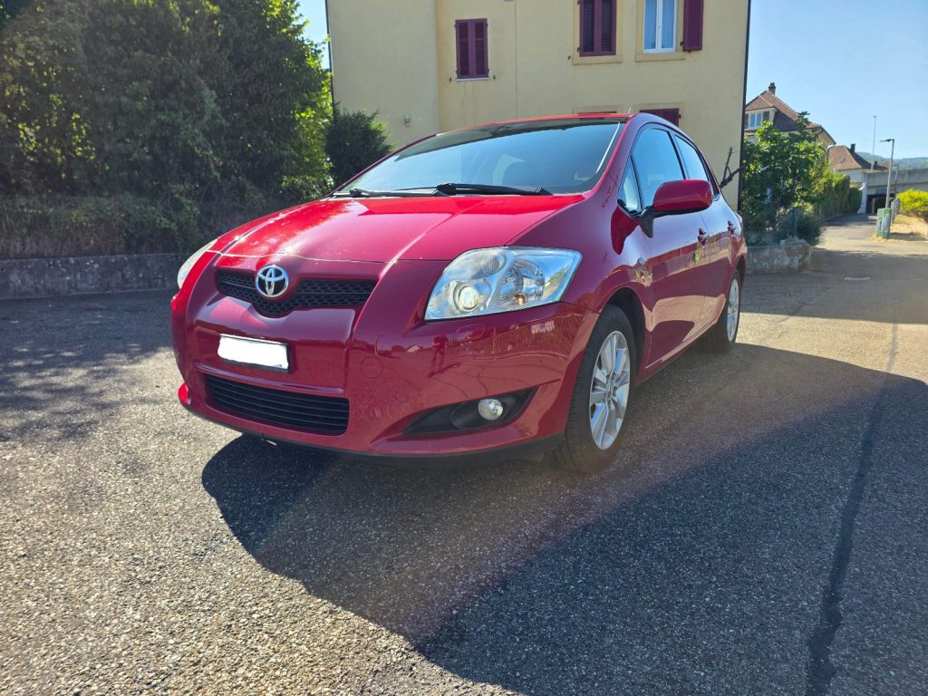 TOYOTA AURIS 1.6 VVT-i Linea Sol