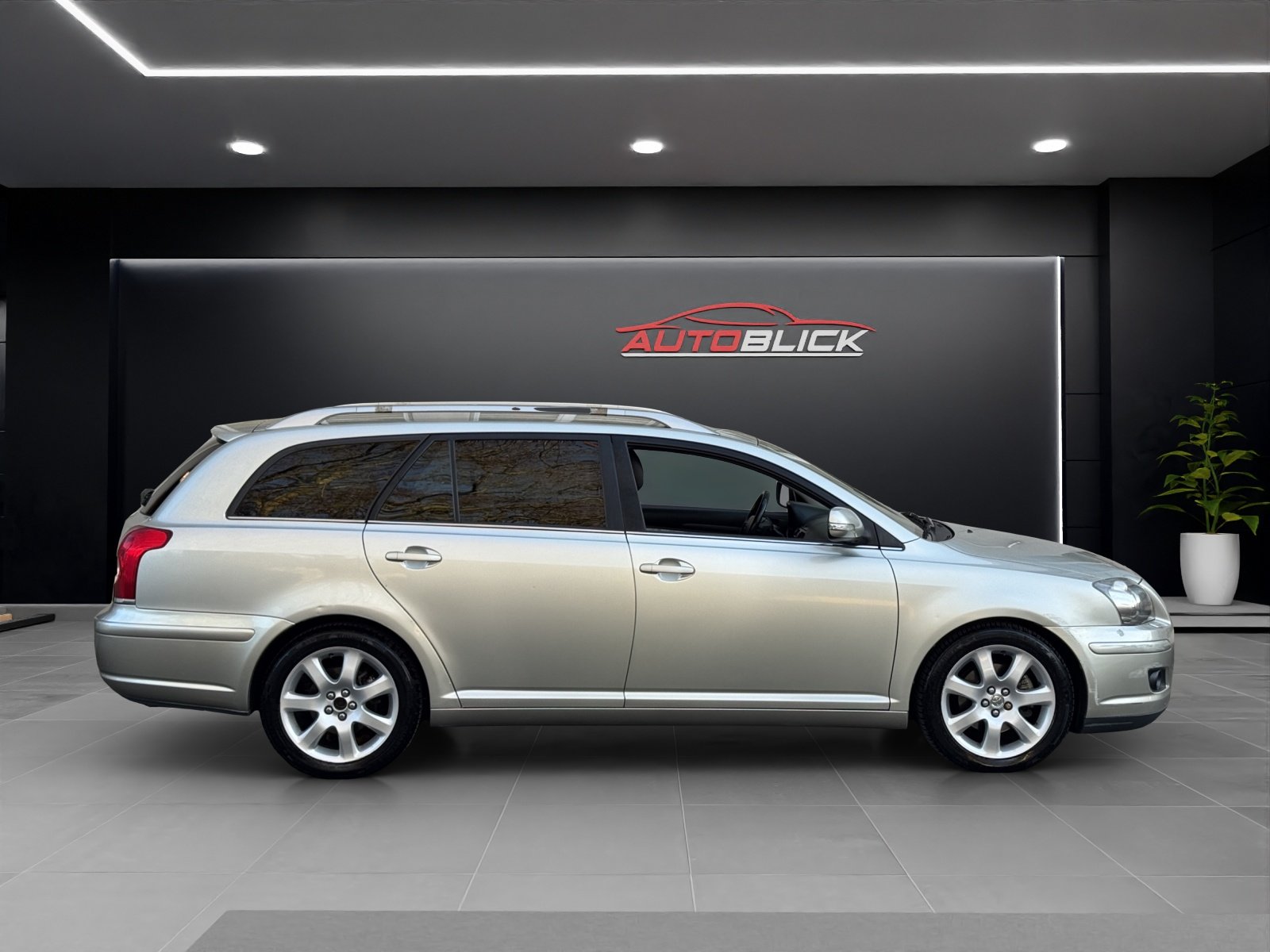 TOYOTA Avensis 2.4 D4 VVT-i Linea Sol Sportswagon T-Step5, Benzina, Occasioni / Usate, Automatico - 5