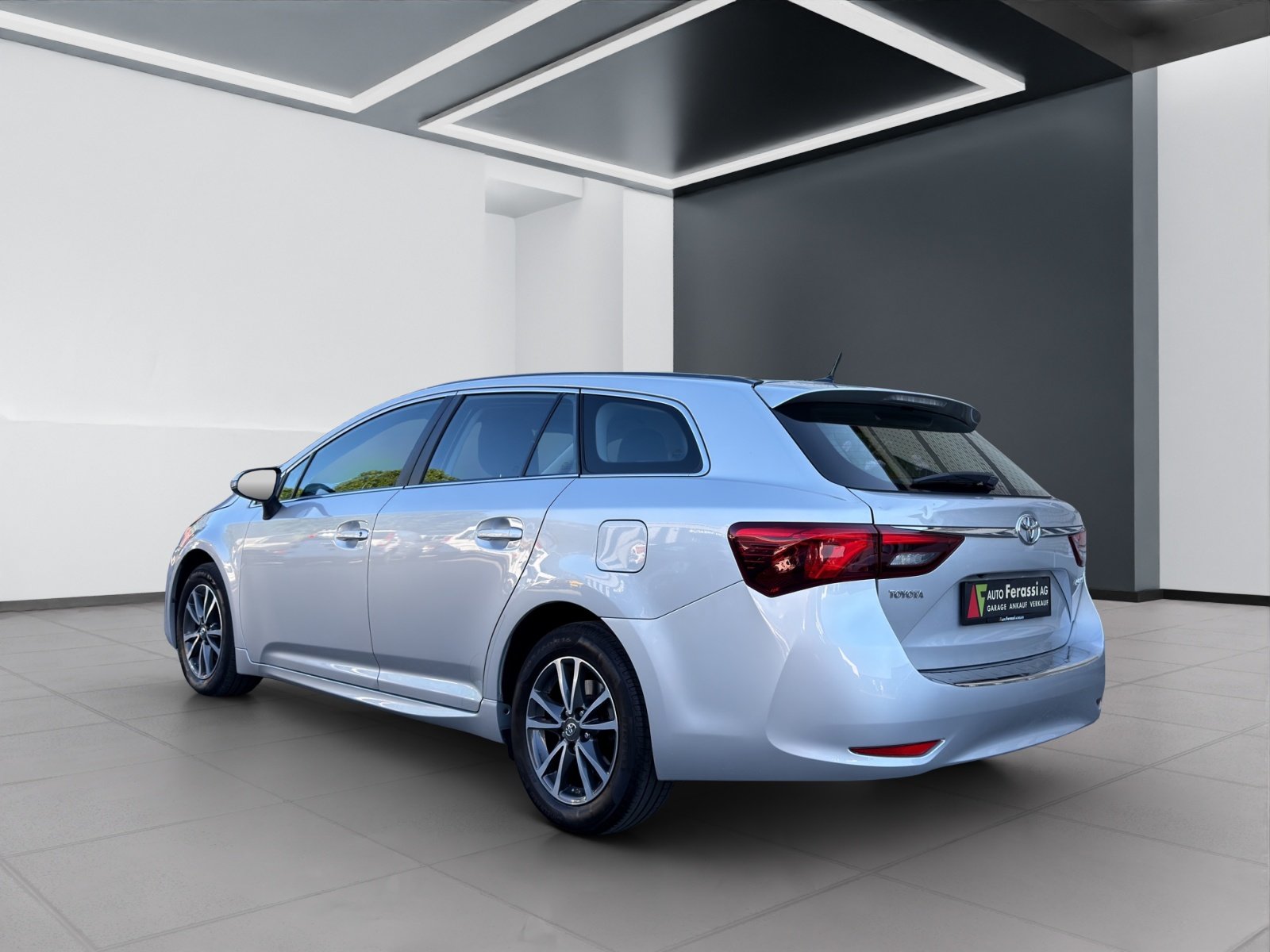 TOYOTA Avensis Touring Sports 2.0 Swiss Trend Mdr.S, Essence, Occasion / Utilisé, Automatique - 4