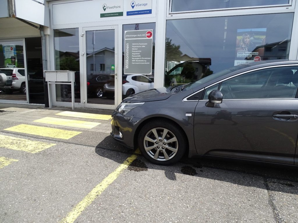 TOYOTA AVENSIS 2.0 VMa Sol MdS, Petrol, Second hand / Used, Automatic - 7