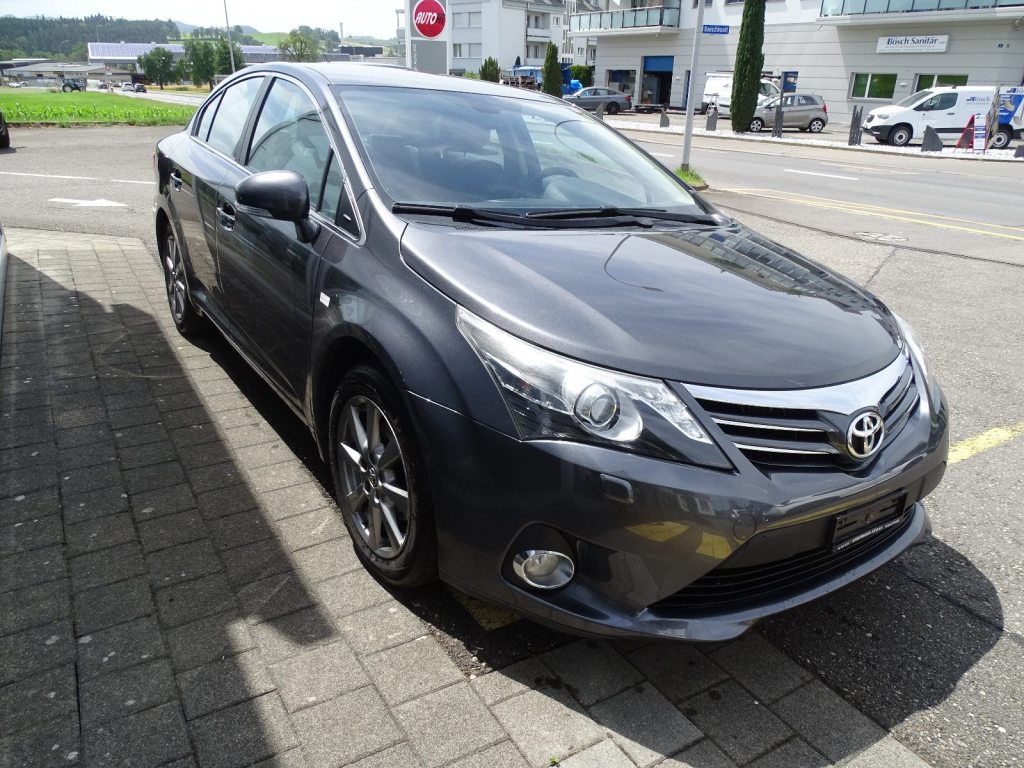 TOYOTA AVENSIS 2.0 VMa Sol MdS, Petrol, Second hand / Used, Automatic - 2
