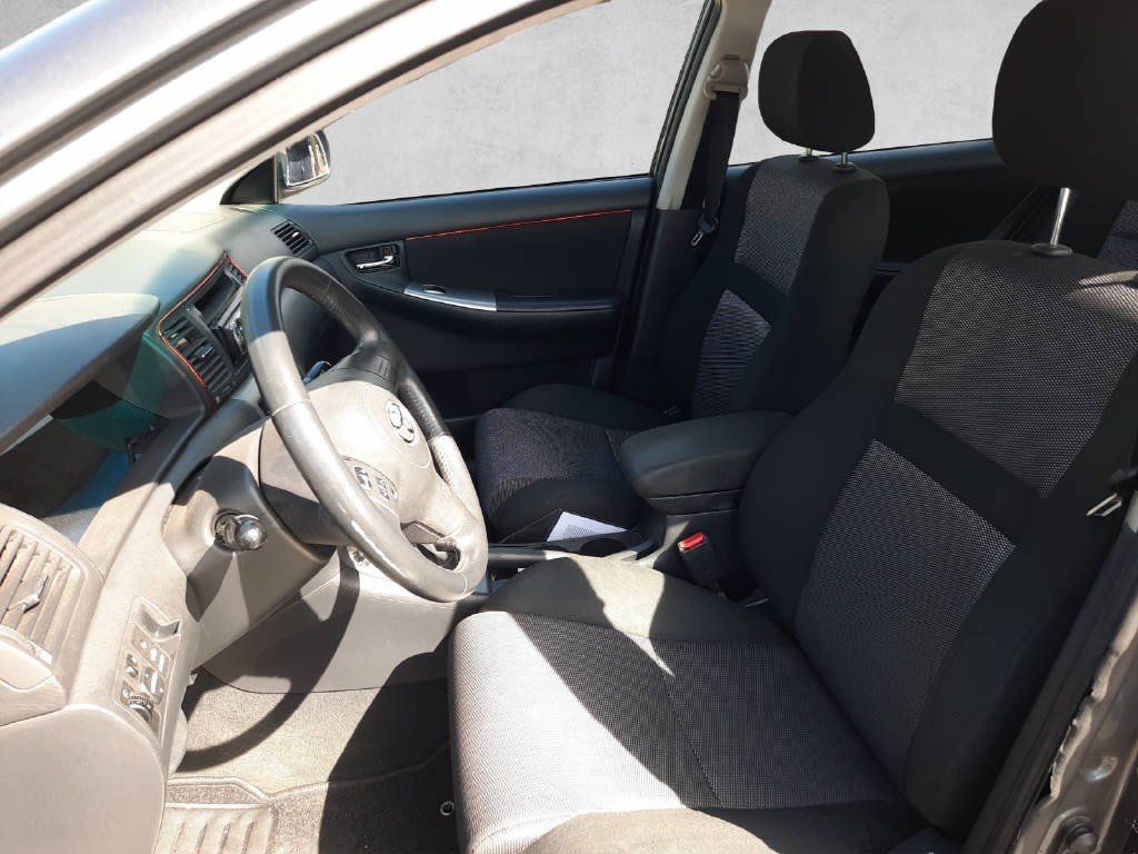 TOYOTA Corolla 1.6, Benzin, Occasion / Gebraucht, Handschaltung - 5