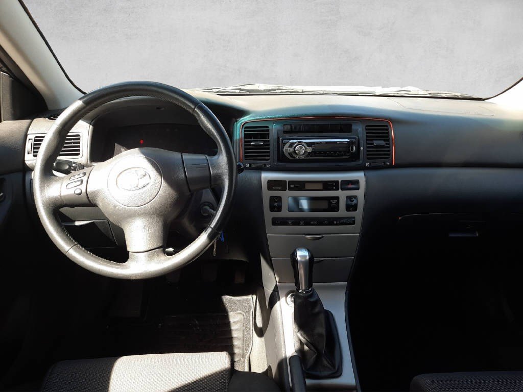 TOYOTA Corolla 1.6, Benzin, Occasion / Gebraucht, Handschaltung - 6