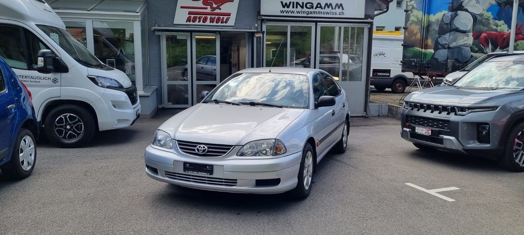 TOYOTA Avensis Liftback 1.8 Linea Luna