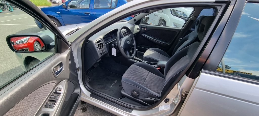 TOYOTA AVENSIS Liftback 1.8 Linea Sol, Benzin, Occasion / Gebraucht, Automatik - 7