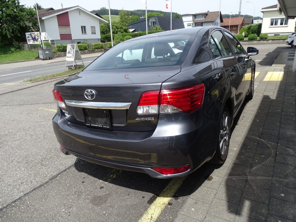 TOYOTA AVENSIS 2.0 VMa Sol MdS, Petrol, Second hand / Used, Automatic - 3