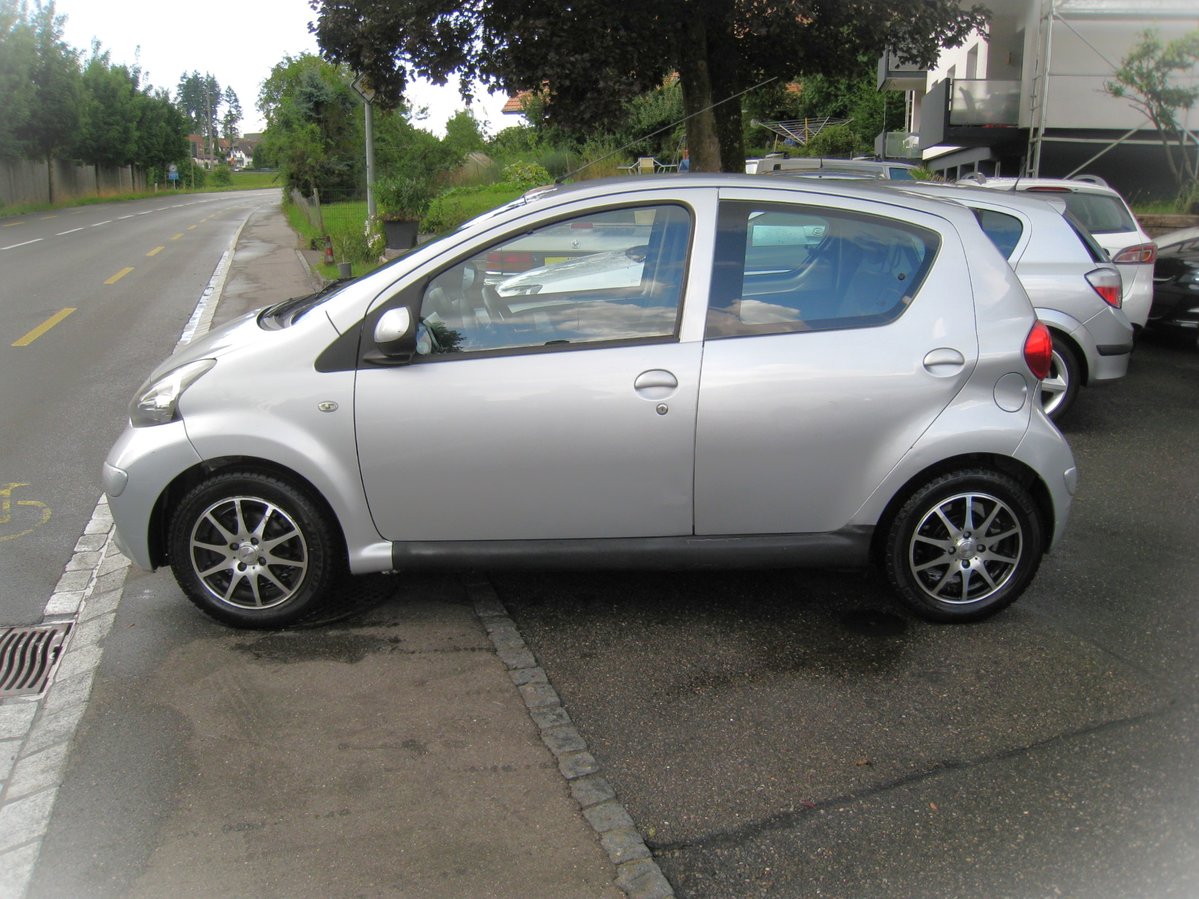 TOYOTA Aygo 1.0 Linea Luna Cool, Benzin, Occasion / Gebraucht, Handschaltung - 4