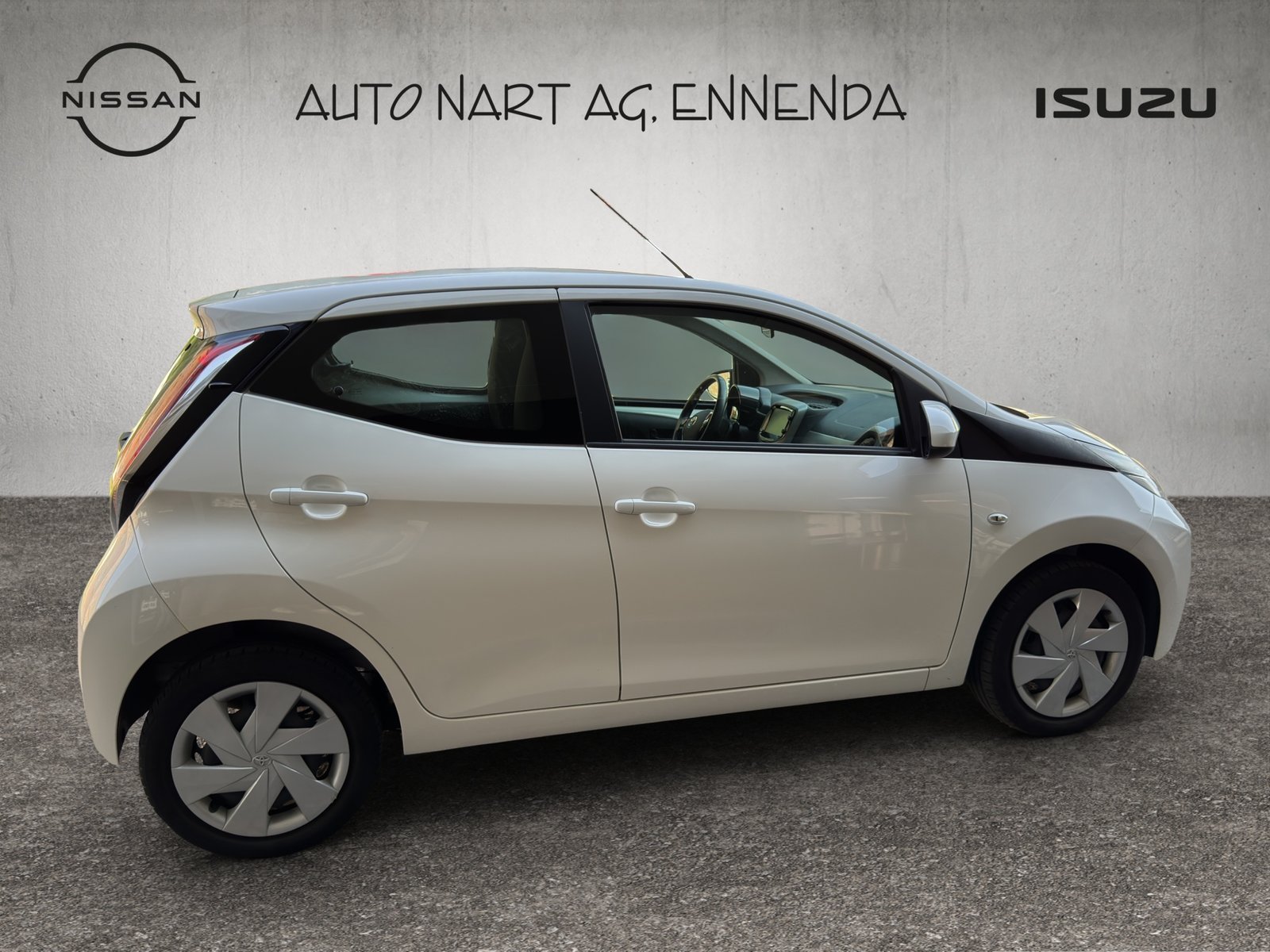 TOYOTA Aygo 1.0 VVT-i x-play, Petrol, Second hand / Used, Manual - 6