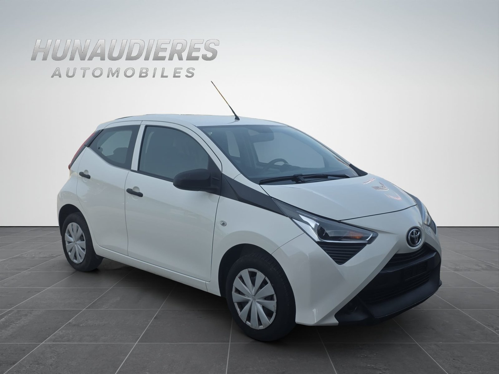 TOYOTA Aygo 1.0 VVT-i Trend, Petrol, Second hand / Used, Manual - 2