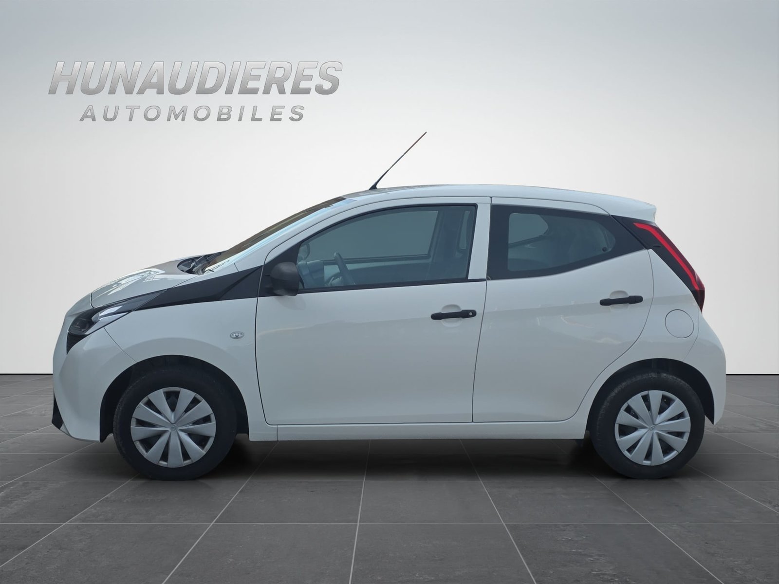 TOYOTA Aygo 1.0 VVT-i Trend, Petrol, Second hand / Used, Manual - 5