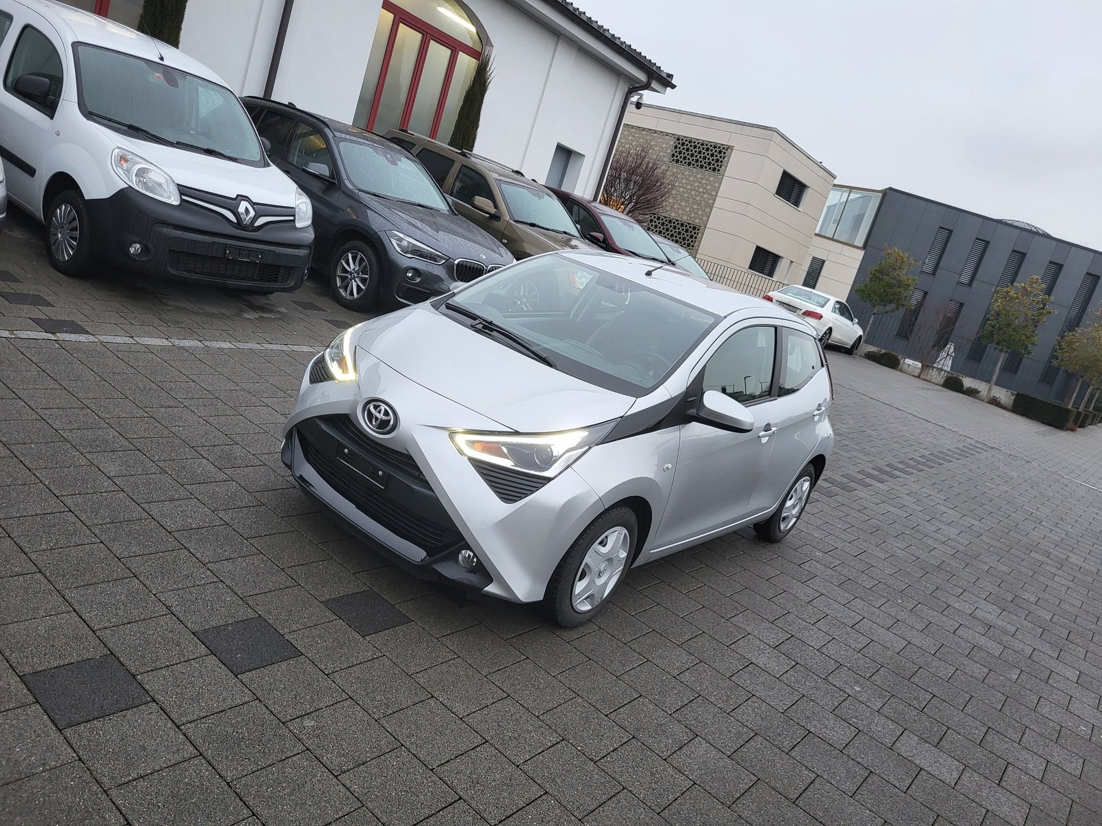 TOYOTA Aygo 1.0 VVT-i X-shift Trend, Petrol, Second hand / Used, Automatic - 4