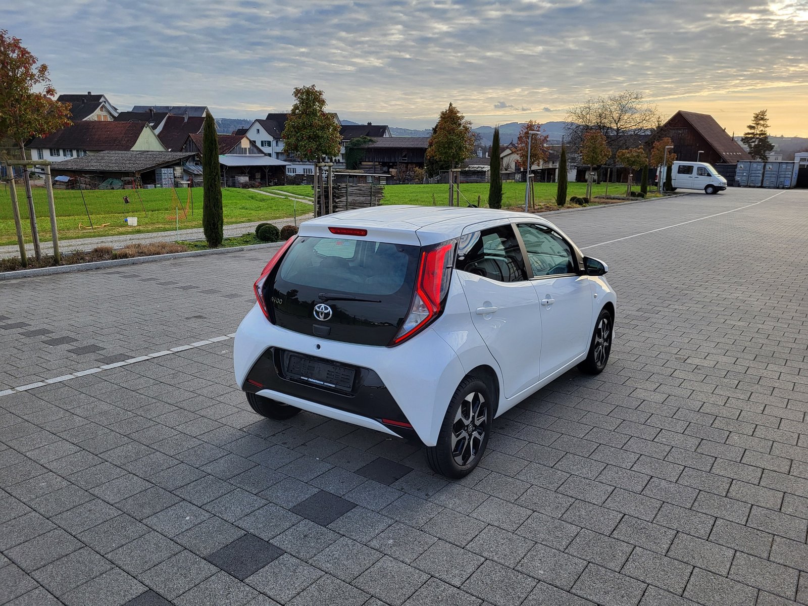 TOYOTA Aygo 1.0 VVT-i X-shift Trend, Benzin, Occasion / Gebraucht, Automatik - 2