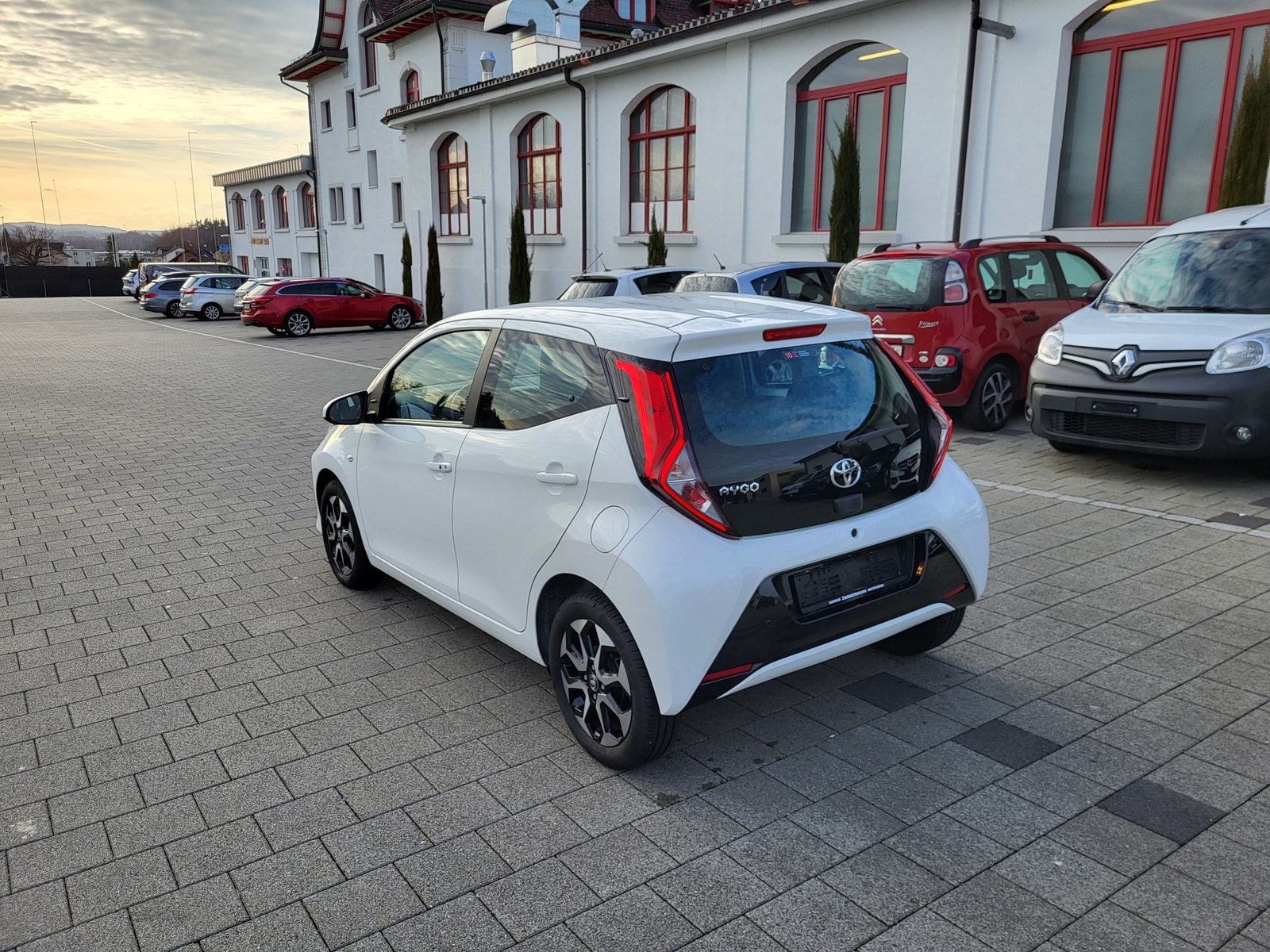 TOYOTA Aygo 1.0 VVT-i X-shift Trend, Benzin, Occasion / Gebraucht, Automatik - 3