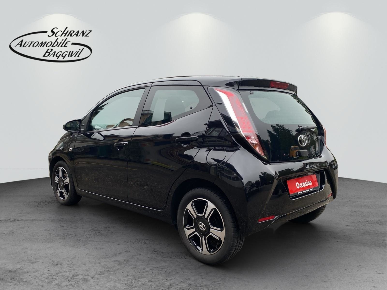 TOYOTA Aygo 1.0 VVT-i x-play, Petrol, Second hand / Used, Manual - 3