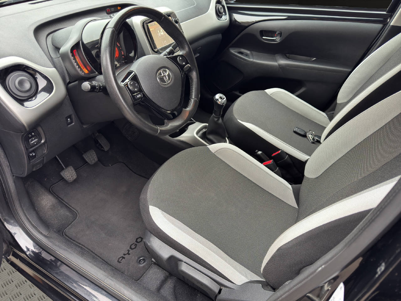 TOYOTA Aygo 1.2 VVT-i Trend, Petrol, Second hand / Used, Manual - 5