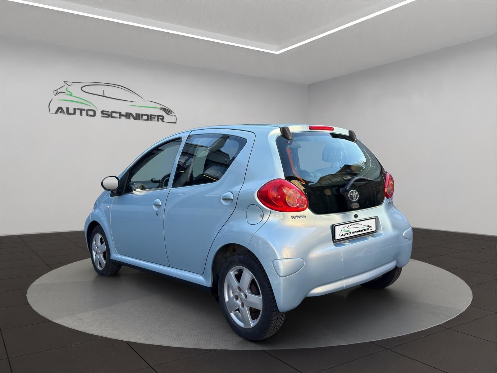 TOYOTA Aygo 1.0 VVT-i Linea Sol, Petrol, Second hand / Used, Manual - 2