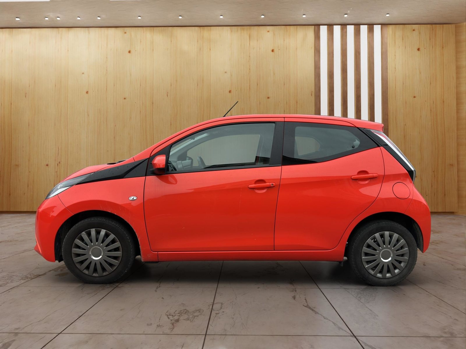 TOYOTA Aygo 1.2 VVT-i x-play, Petrol, Second hand / Used, Manual - 3