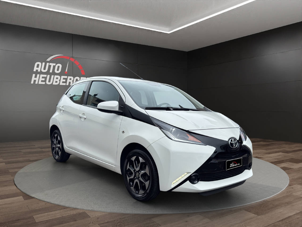 TOYOTA Aygo 1.0 VVT-i x, Petrol, Second hand / Used, Manual - 4