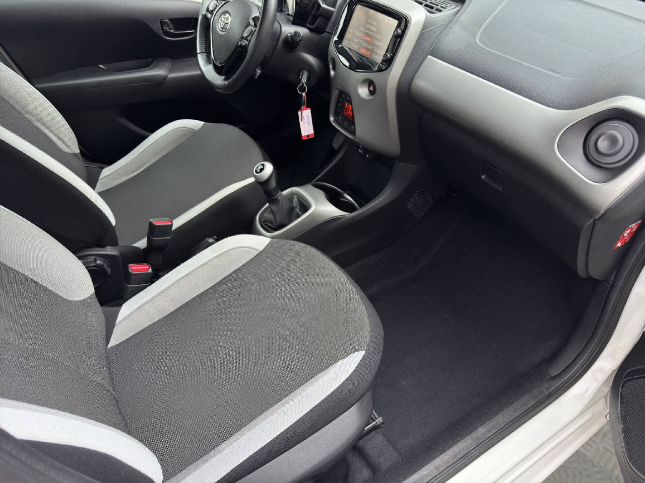 TOYOTA Aygo 1.0 VVT-i x, Petrol, Second hand / Used, Manual - 7