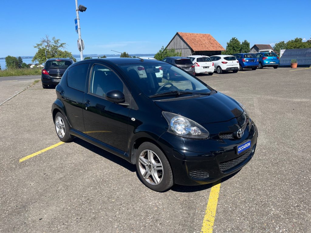 TOYOTA AYGO 1.0 VVT-i Linea Terra