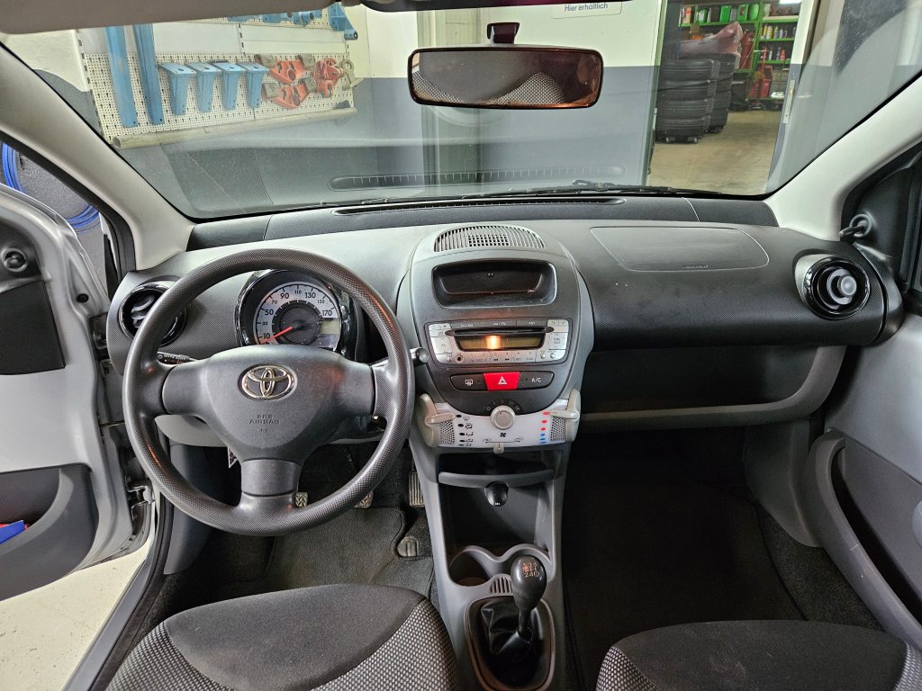 TOYOTA AYGO 1.0 VVT-i Linea Terra, Petrol, Second hand / Used, Manual - 2