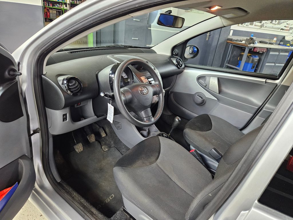 TOYOTA AYGO 1.0 VVT-i Linea Terra, Petrol, Second hand / Used, Manual - 3