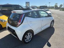 TOYOTA 1.2 VVT-i x-play, Petrol, Second hand / Used, Manual - 6
