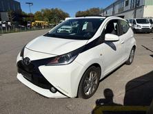 TOYOTA 1.2 VVT-i x-play, Petrol, Second hand / Used, Manual - 2