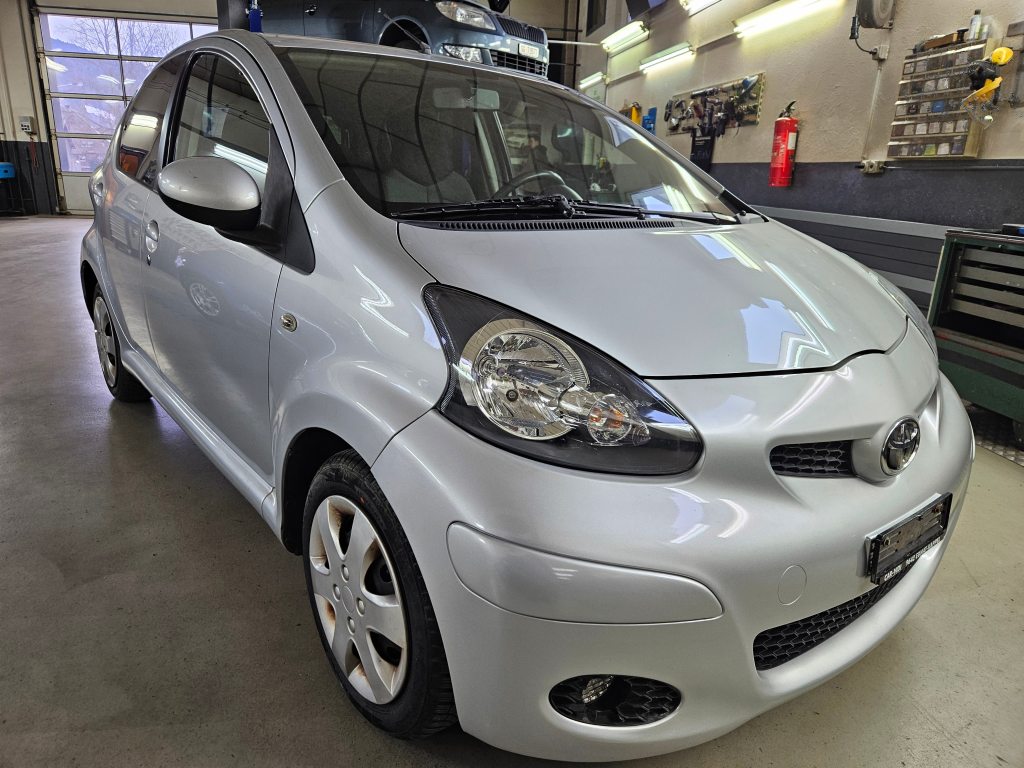 TOYOTA AYGO 1.0 VVT-i Linea Terra