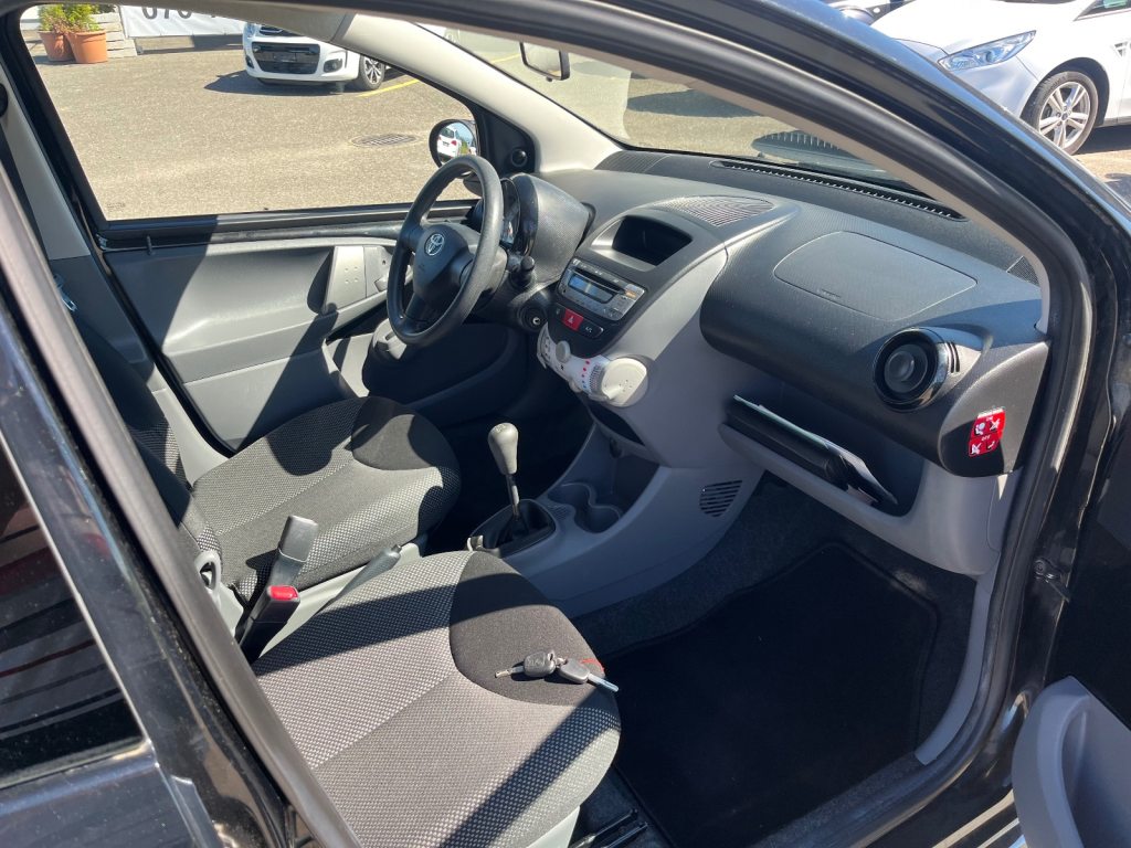 TOYOTA AYGO 1.0 VVT-i Linea Terra, Petrol, Second hand / Used, Manual - 7