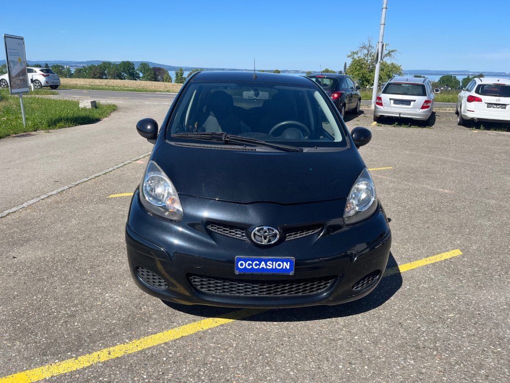 TOYOTA AYGO 1.0 VVT-i Linea Terra, Petrol, Second hand / Used, Manual - 3