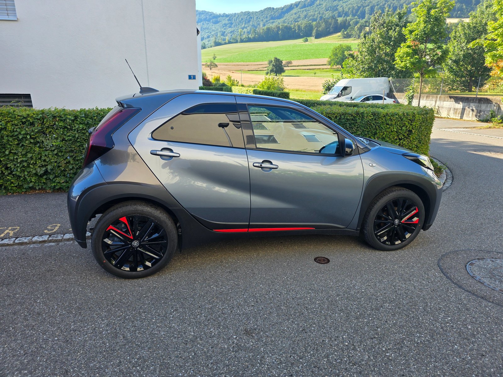 TOYOTA Aygo X 1.0 VVT-i Undercover CVT, Benzin, Occasion / Gebraucht, Automatik - 4
