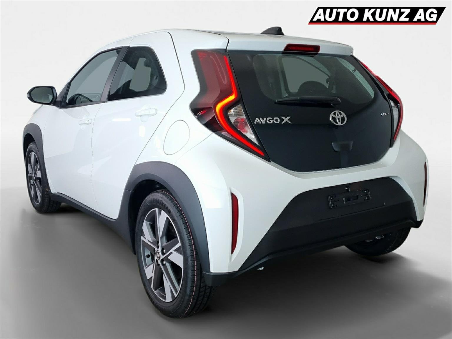 TOYOTA Aygo X 1.5 VVT-i HSD Comfort, Full-Hybrid Petrol/Electric, New car, Automatic - 2