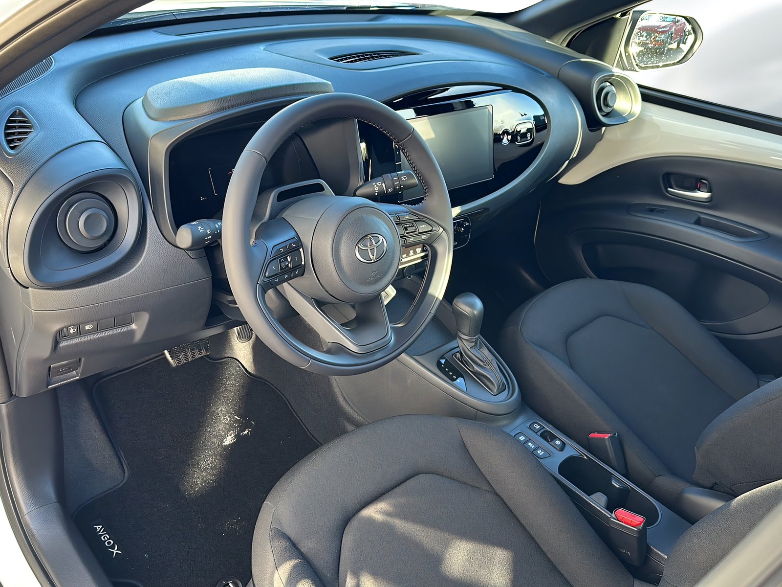 TOYOTA Aygo X 1.5 Comfort e-CVT, Petrol, New car, Automatic - 5