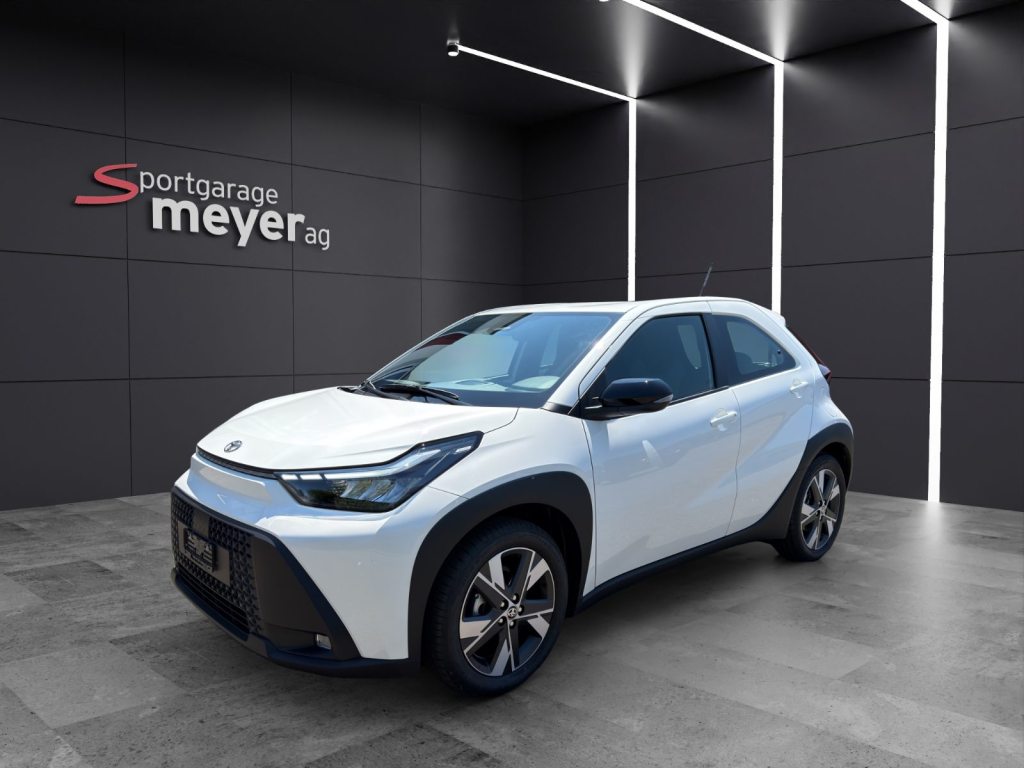TOYOTA 1.5 VVT-i HSD Trend