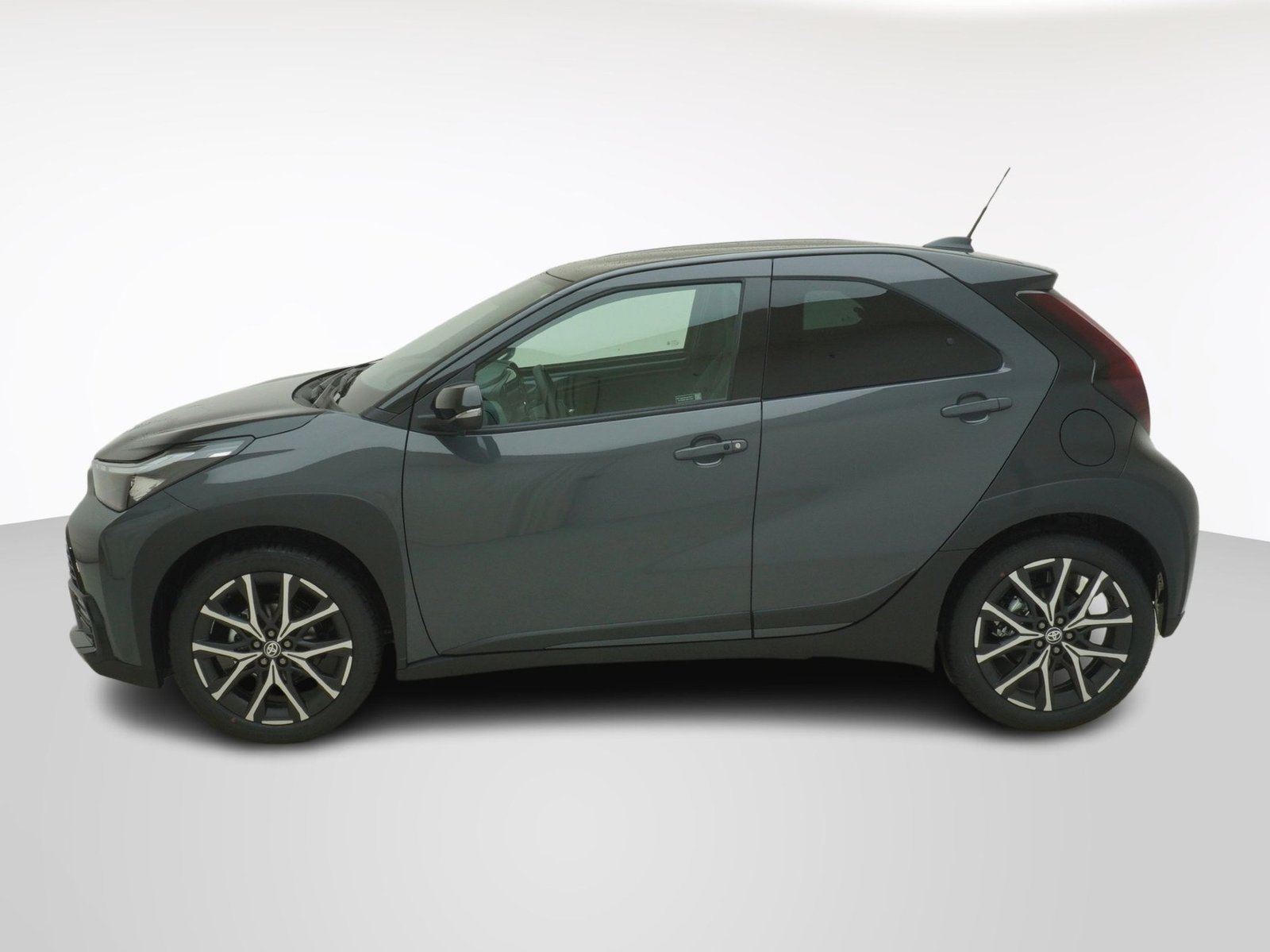 TOYOTA Aygo X 1.5 VVT-i HSD GR Sport, Hybride Intégral Essence/Électricité, Voiture nouvelle, Automatique - 2