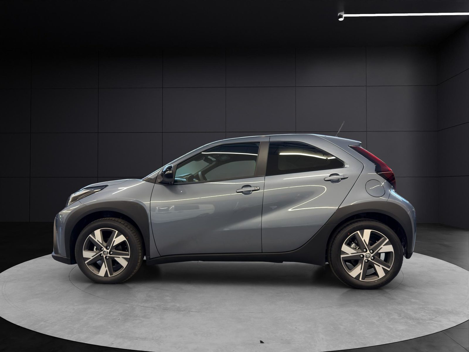 TOYOTA Aygo X 1.5 VVT-i HSD Trend, Hybride Intégral Essence/Électricité, Voiture nouvelle, Automatique - 2