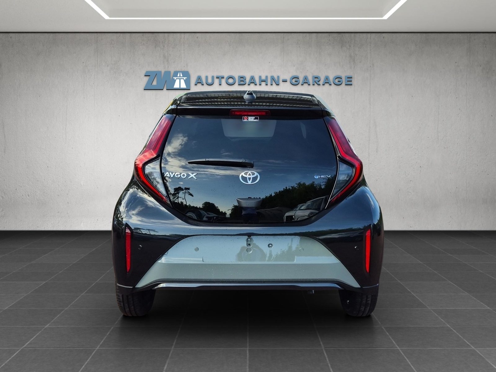 TOYOTA Aygo X 1.5 VVT-i HSD Style, Full-Hybrid Petrol/Electric, New car, Automatic - 4