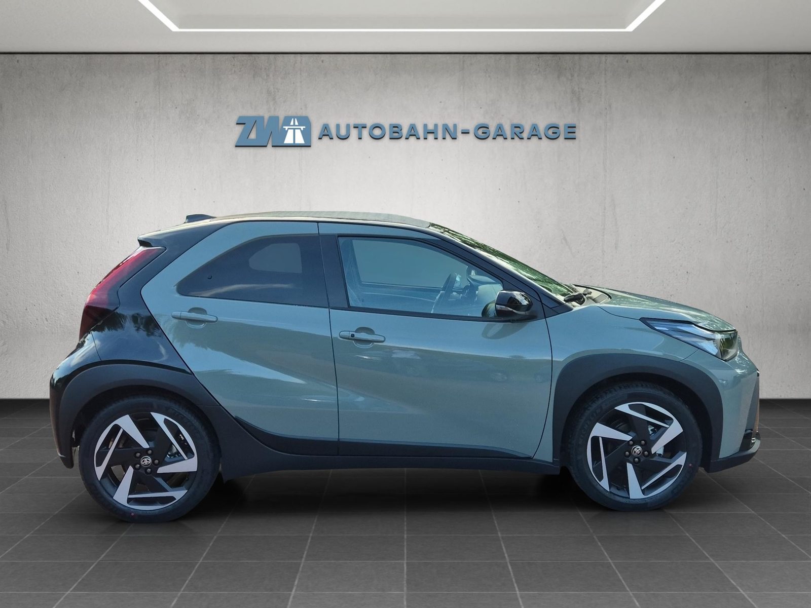 TOYOTA Aygo X 1.5 VVT-i HSD Style, Full-Hybrid Petrol/Electric, New car, Automatic - 6