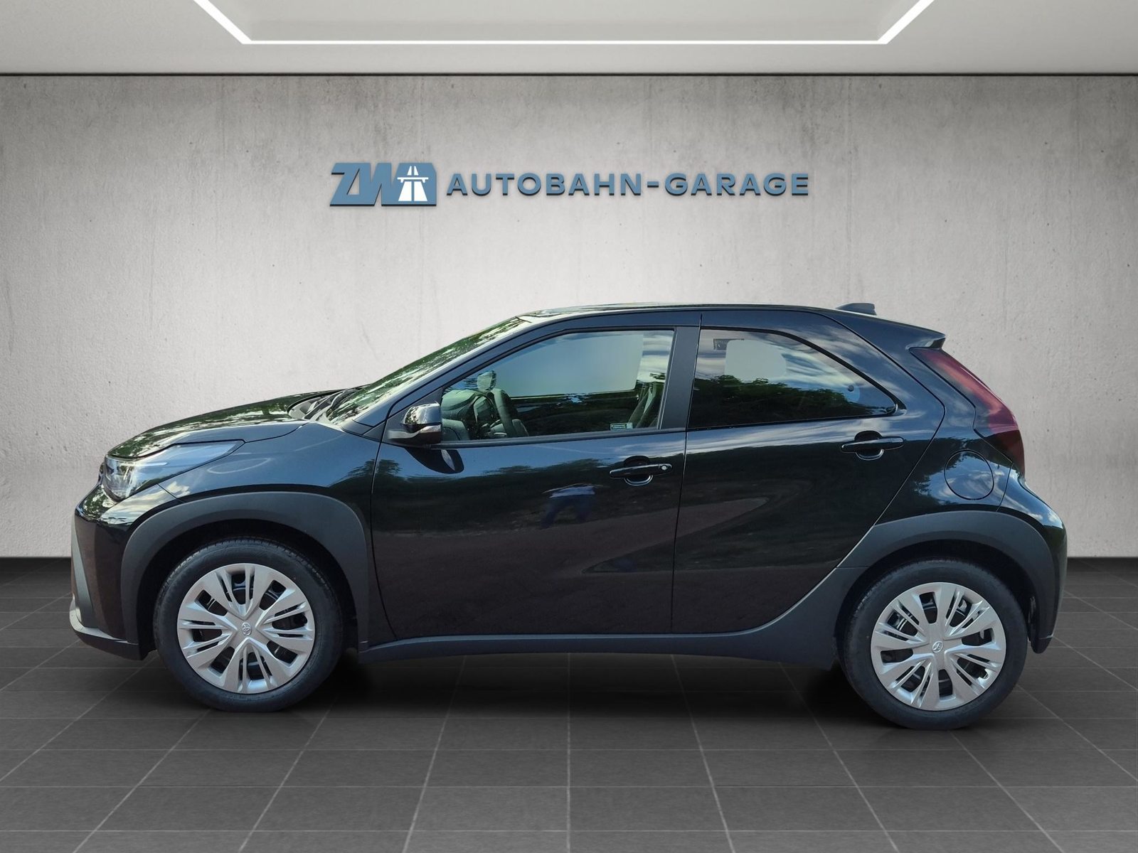 TOYOTA Aygo X 1.5 VVT-i HSD Comfort, Hybride Integrale Benzina/Elettrica, Auto nuove, Automatico - 2
