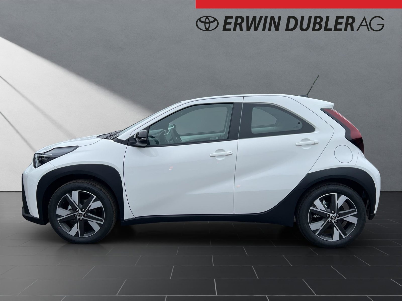 TOYOTA Aygo X 1.5 VVT-i HSD Comfort, Full-Hybrid Petrol/Electric, New car, Automatic - 2