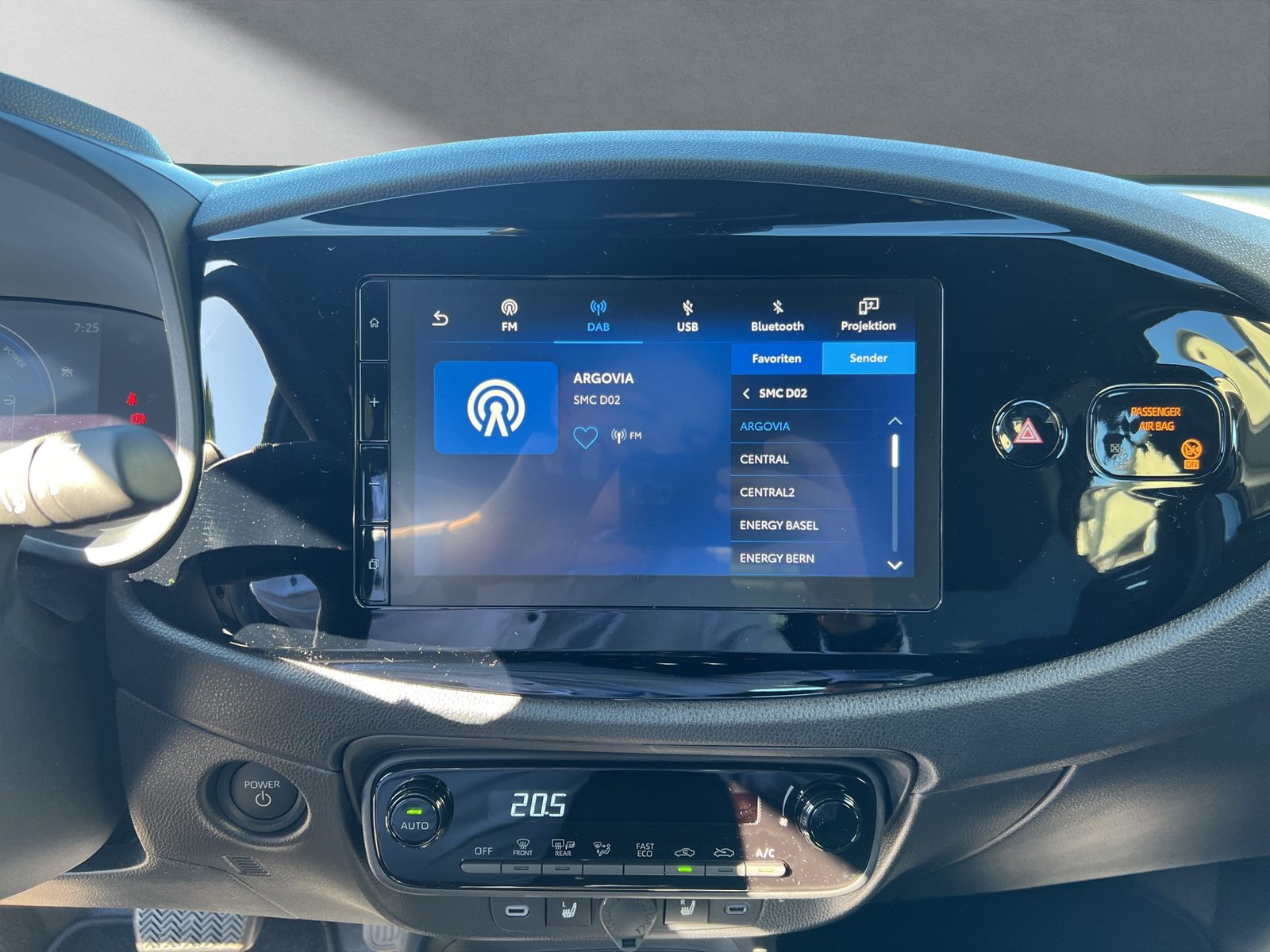 TOYOTA Aygo X 1.5 VVT-i HSD Comfort, Voll-Hybrid Benzin/Elektro, Neuwagen, Automatik - 5
