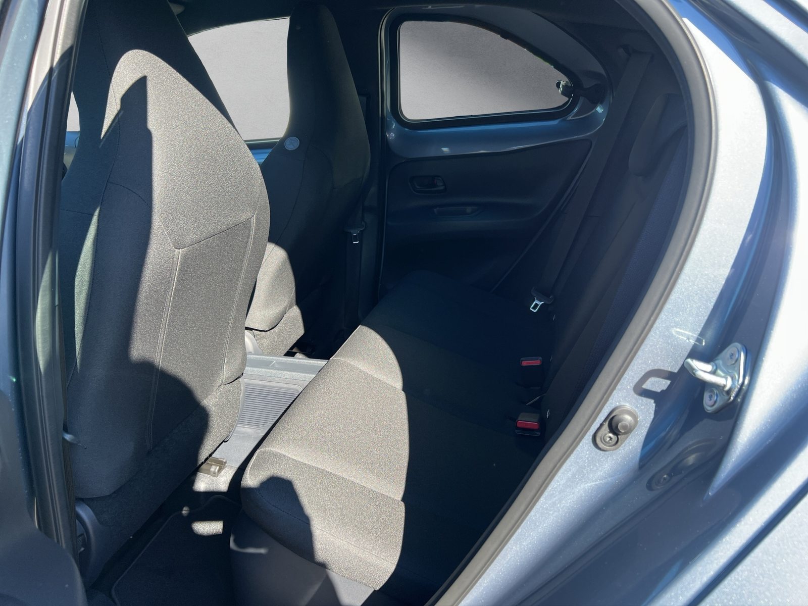 TOYOTA Aygo X 1.5 VVT-i HSD Comfort, Voll-Hybrid Benzin/Elektro, Neuwagen, Automatik - 7