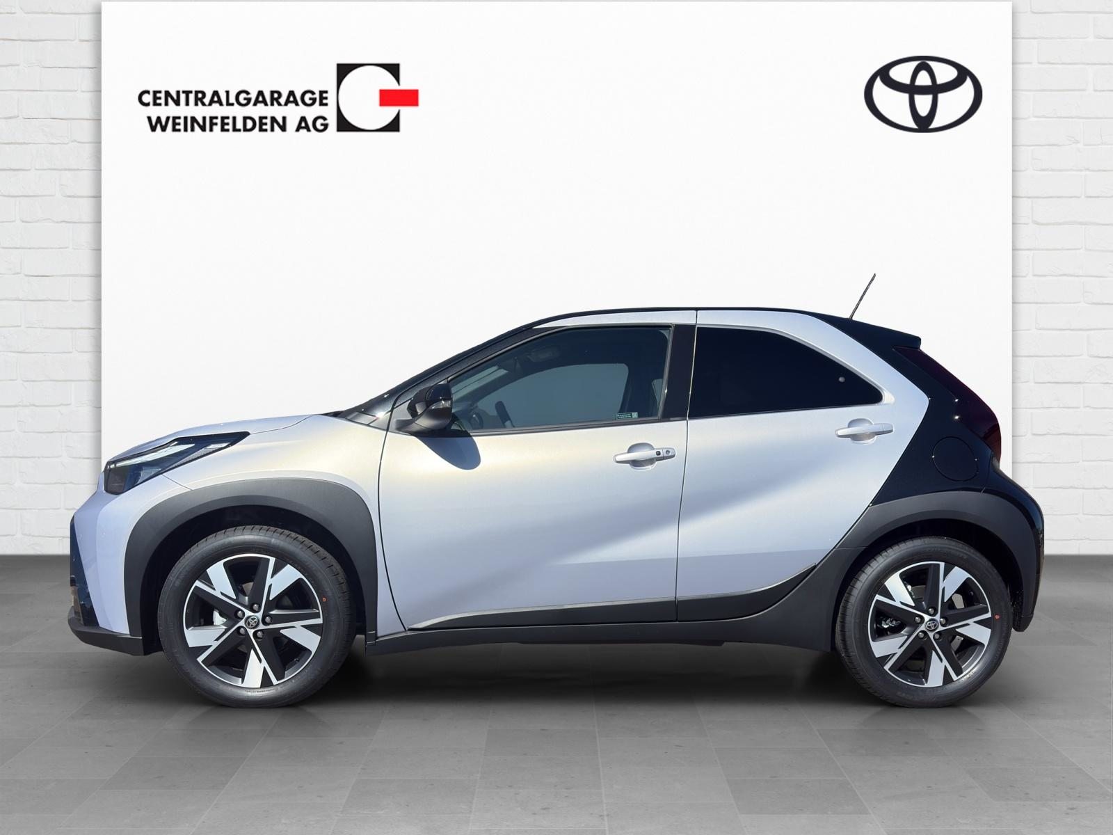 TOYOTA Aygo X 1.5 VVT-i HSD Trend, Full-Hybrid Petrol/Electric, New car, Automatic - 3