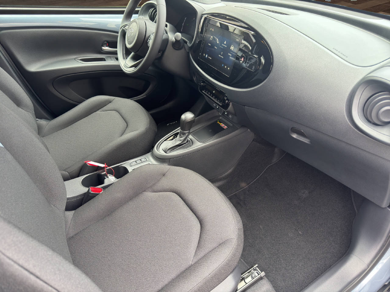 TOYOTA Aygo X 1.5 VVT-i HSD Comfort, Hybride Intégral Essence/Électricité, Voiture nouvelle, Automatique - 7